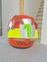 Peinture déco Casque moto-teinte-fluo-vue-arrière Peinture déco Casque moto-teinte-fluo-vue-arrière