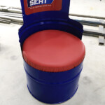Fabrication et peinture fauteuil-bidon-SERT Fabrication et peinture fauteuil-bidon-SERT