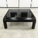 Table-KNOLL plateau satiné et pieds brillants Table-KNOLL plateau satiné et pieds brillants