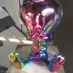 Peinture chrome teintée dégradé sur sculpture en résine